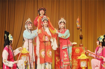 高雅艺术进校园——浙江昆剧团《西园记》专场在我校精彩上演