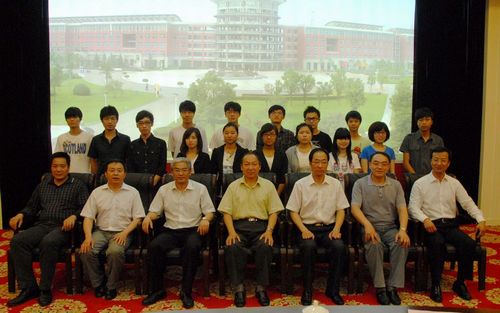 宁波市甬商研究基地二度落户我校 市社科院院长谢永康前来授牌